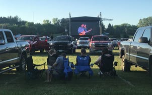 River’s Edge in Star Prairie, Wis., recently showed pre-filmed concerts with Garth Brooks and Blake Shelton.