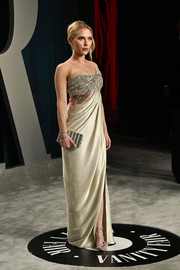 Scarlett Johansson rounded out her ensemble with a crystal clutch by Judith Leiber.