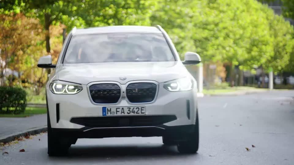 BMW aims to double EV sales in 2021