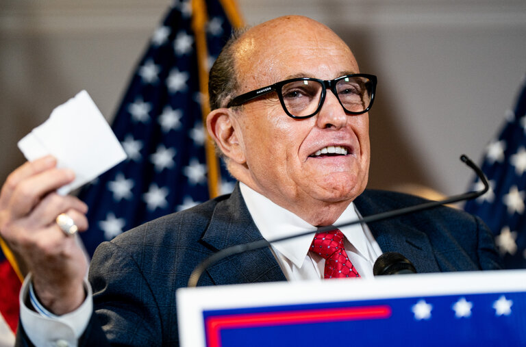 Federal prosecutors in Manhattan sought a search warrant in a move to obtain some of Rudolph W. Giuliani’s electronic records.