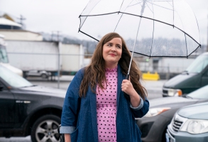 SHRILL -- Episode 302 -  Amadi sets Annie up on a disastrous blind date. Fran is sick of working from home and takes a job at a salon. Bill and Vera make a big announcement about their future. Annie (Aidy Bryant), shown. (Photo by: Allyson Riggs/Hulu)