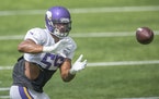 Anthony Barr is finalizing a restructured deal that will keep him in Minnesota for 2021 