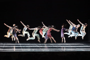 « Aria » (2008), chorégraphie de Gil Roman avec le Béjart Ballet Lausanne.
