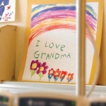 Cards in a hospital room saying "I love Grandma"