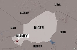 NIGER shaded relief map, highlighted, with NIAMEY (capital) locator and surrounding countries, partial graphic