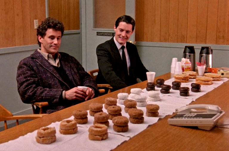 Michael Ontkean, left, and Kyle MacLachlan in a scene from “Twin Peaks.”