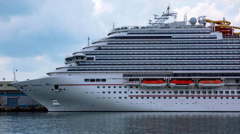 Carnival Cruise Line tightening COVID-19 vaccination requirements amid delta spread