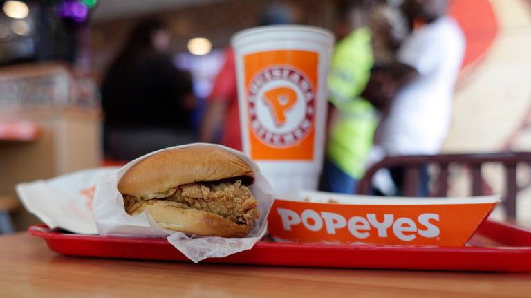 A Wendy’s, a Domino’s, flies on Popeye’s chicken among South Florida inspection fails