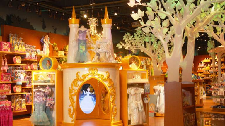 Want to go shopping at the Disney Store? Hurry up — because they’re closing in Miami