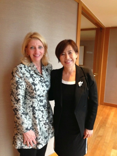 U.S. Ambassador for Global Women's Issues Cathy Russell meets with Dr. Lee Ae-Ran in Korea July 17, 2015. Dr. Lee is a recipient of the 2010 Secretary's International Women of Courage Award.