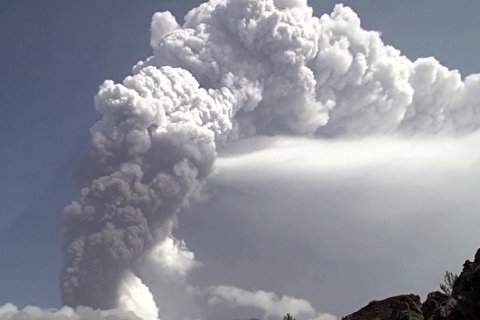 فوران کوه آتشفشان «آتنا» در ایتالیا