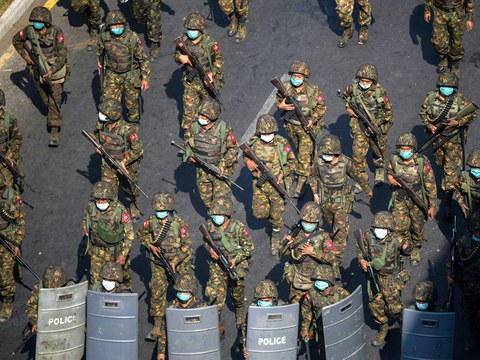 ၂ဝ၂၁ ခုနှစ် မတ်လက ရန်ကုန်မြို့မှာ စစ်ကောင်စီတပ်ဖွဲ့ဝင်များကို တွေ့ရစဉ်။