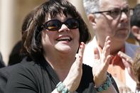 relates to Tucson to Name Music Hall for Native Daughter Linda Ronstadt