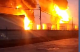 Украински хеликоптери нахлуха в Русия и взривиха петролна база в Белгород ВИДЕО