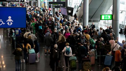 There have been long queues at departures in Dublin Airport. Photo: Gareth Chaney