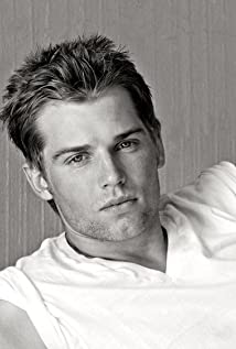 Mike Vogel Picture
