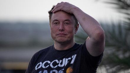 Elon Musk has insisted all staff must come in to the office. Photo: Adrees Latif