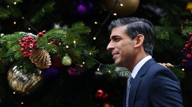 Rishi Sunak departs 10 Downing Street for Prime Minister's Questions, 14 December 2022