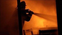 Empat pemadam kebakaran tewas akibat tertimpa bangunan dalam kebakaran besar di Karachi, Pakistan