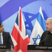 Prime Minister Benjamin Netanyahu (R) meets British PM Rishi Sunak in Jerusalem, October 19, 2023 (Amos Ben Gershom/GPO)