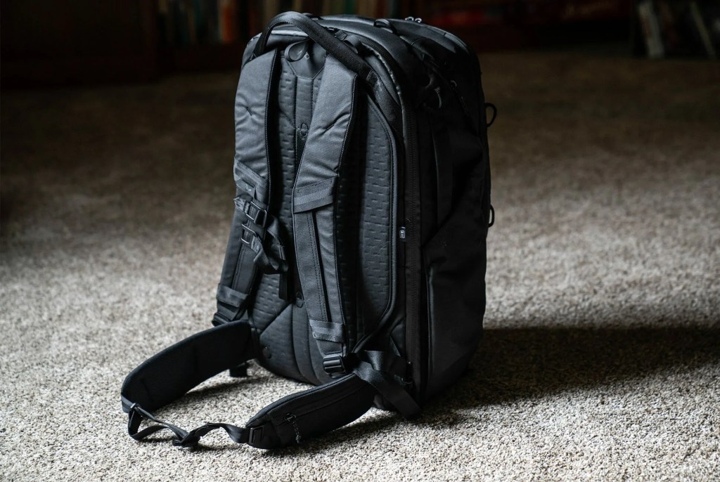peak-design-backpack-gear-patrol-slide-03