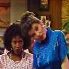 Geena Davis and Alfre Woodard in Sara (1985)