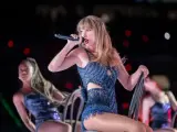 Taylor Swift se ha despedido este jueves de España tras un segundo concierto en la capital madrileña. La cantante estadounidense aterrizó el miércoles con su The Eras Tour, después de trece años sin actuar en el país, debido a la cancelación obligada por el covid del concierto que tenía programado en 2020 en el festival MadCool.
