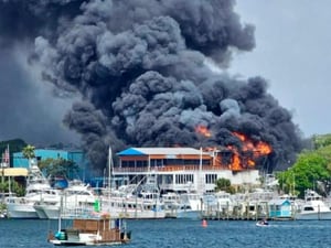 Popular Destin restaurant burns in spectacular noon fire