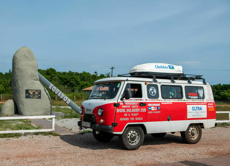 Изображение Новый рекорд: УАЗ «Буханка» дважды пересекла экватор