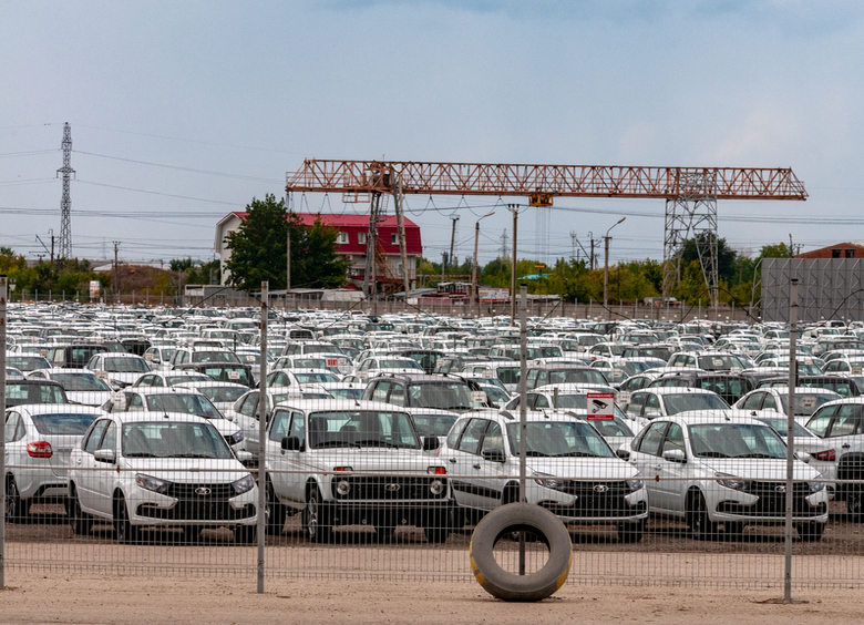 Изображение Минпромторг готовит очередное повышение цен на новые авто, увеличив утильсбор