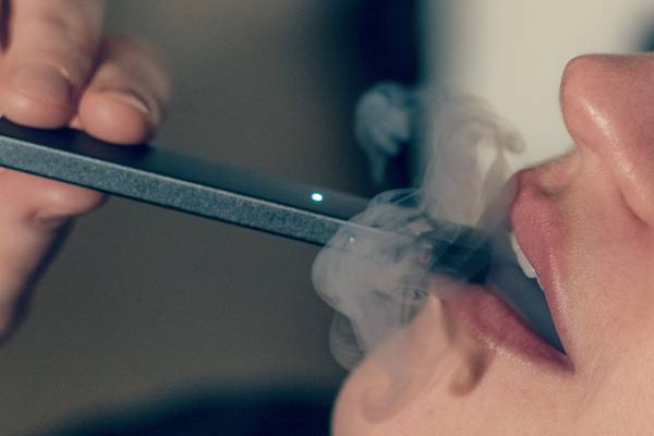 US authorities expect hundreds more cases of vaping-related illness
