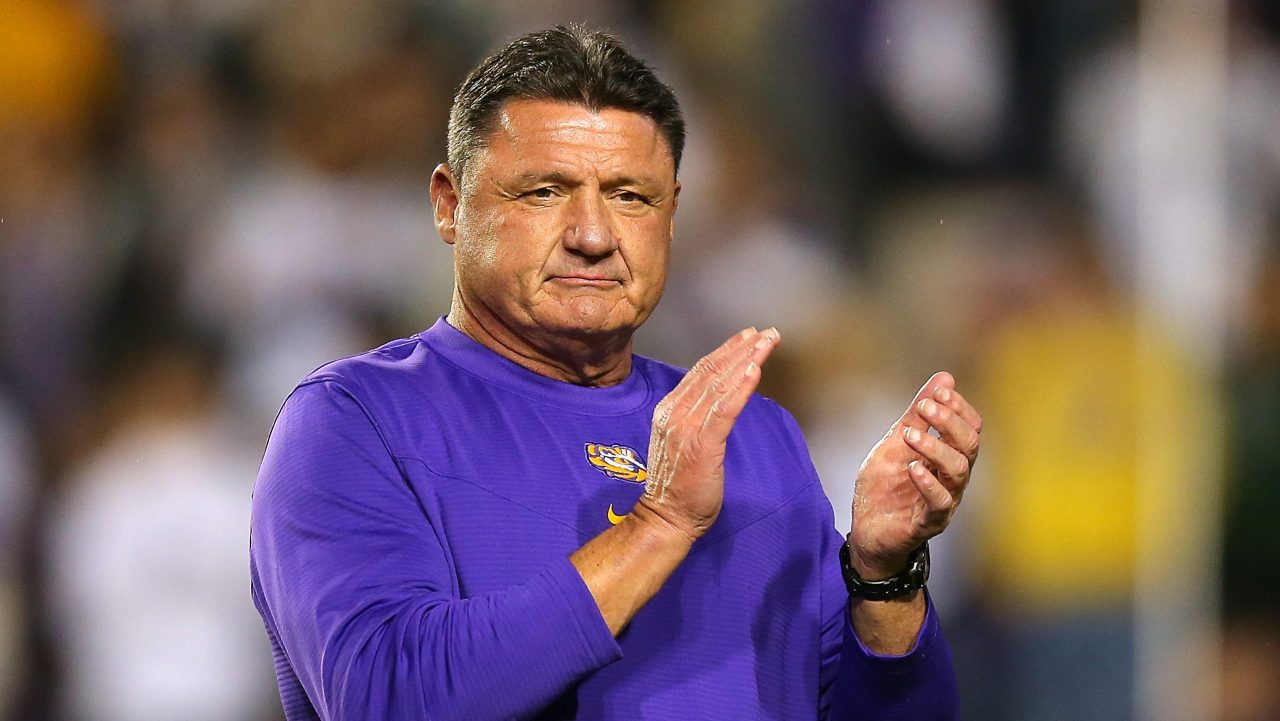 Ed Orgeron on the LSU sideline in 2021