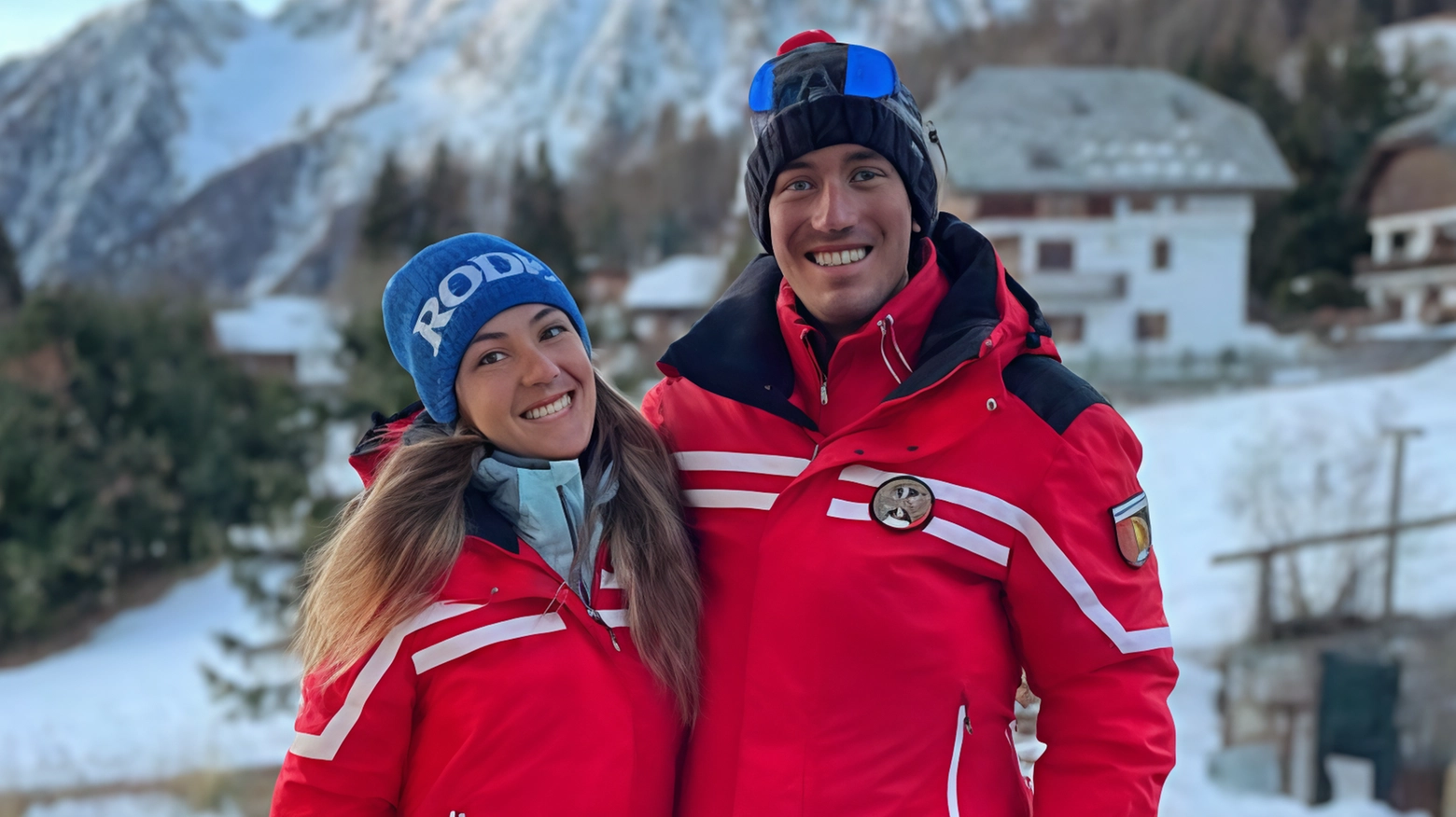 Tragedia in Val d’Aosta: due alpinisti, tra cui il giovane campione di sci Jean Daniel Pession, trovati senza vita lungo la cresta dello Zerbion a Champoluc. Ricerche complesse con tre elicotteri.