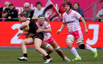 Coreen Grant of Saracens is challenged by Zoe Aldcroft of Gloucester-Hartpury during the Allianz Premiership Women's Rugby match between Saracens and Gloucester-Hartpur