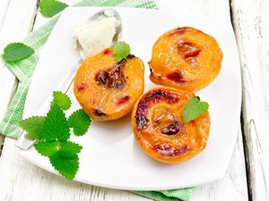 Baked quince on a plate