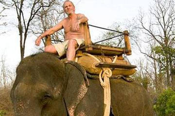 Mark Shand with Tara, the elephant he rescued in Orissa, eastern India, on a trip that changed his life