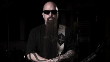 KERRY KING Says He Is 'Still Tight' With GARY HOLT, Explains Why PHIL DEMMEL Was Right Guitarist For Solo Band