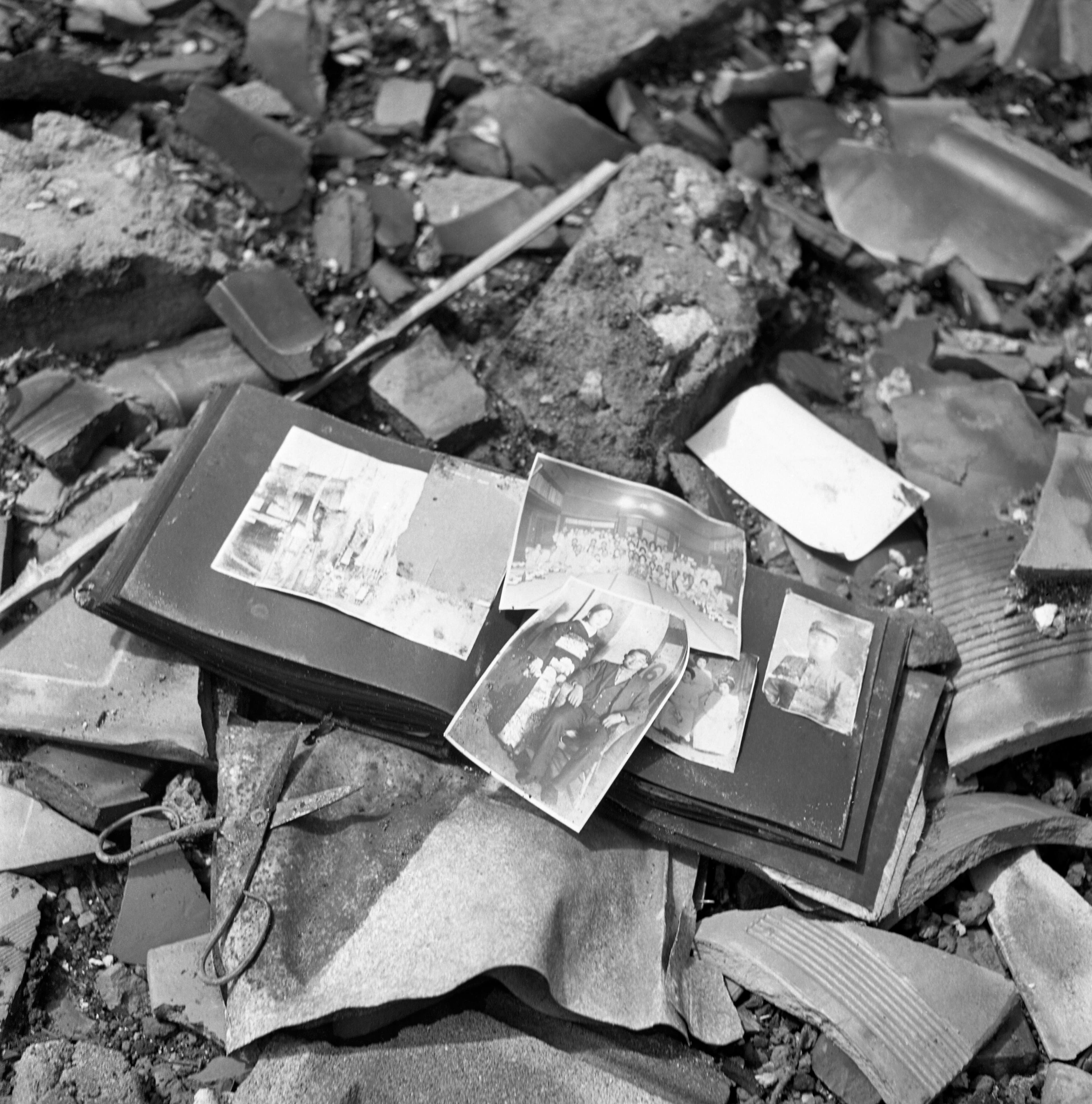 Picture album, Nagasaki bombing, World War II