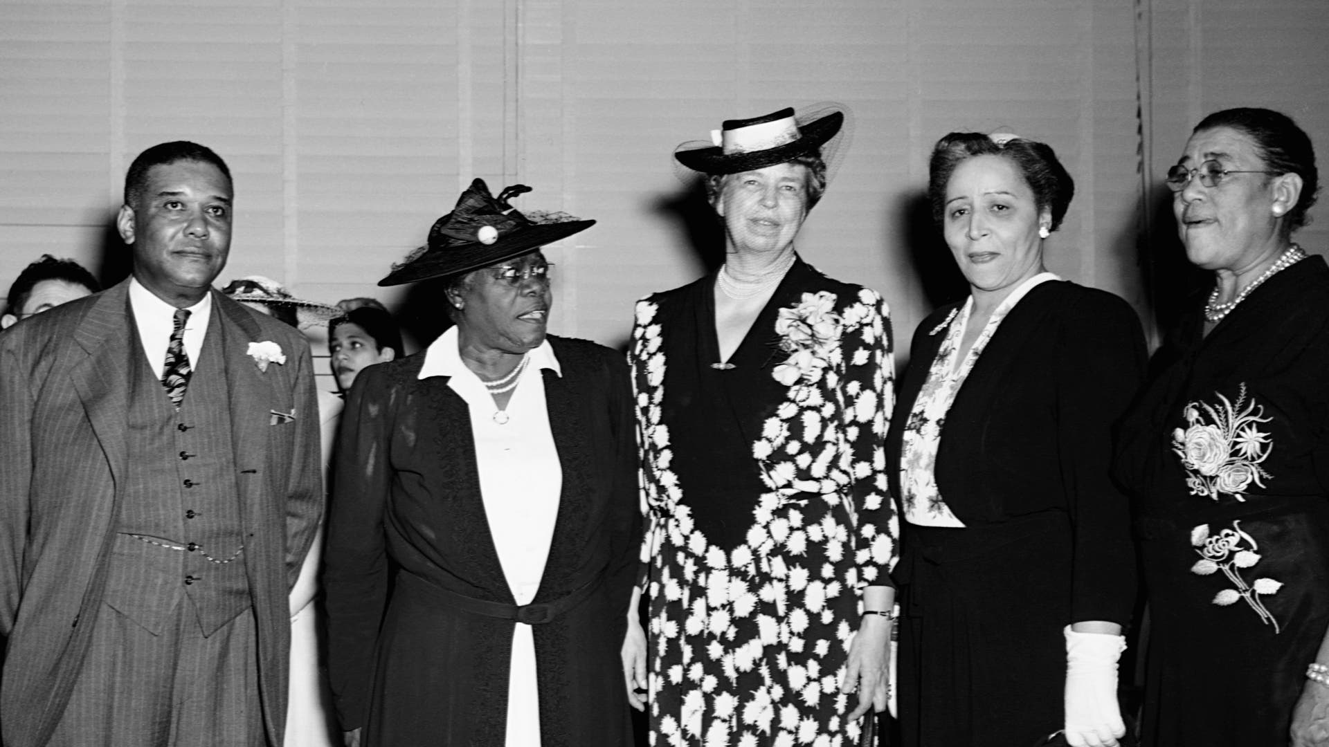 Eleanor Roosevelt and Dr. Mary Bethune Visit George Washington Carver HallEleanor Roosevelt and Dr. Mary McLeod Bethune are visiting George Washington Carver Hall, a men's dormitory for blacks. Washington, D.C., May 1943. | Location: George Washington Carver Hall, Washington, D.C., USA. (Photo by © CORBIS/Corbis via Getty Images)