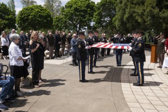 Oregon National Guard Honors Decorated Vietnam Veteran
