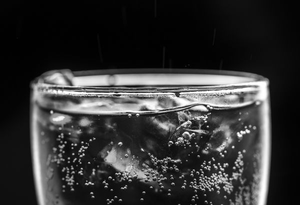 background,beverage,black background,bubble,caffeine,black and white