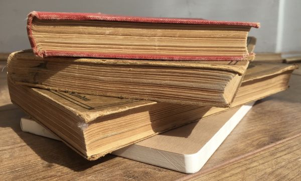 kayu,tua,tumpukan,mebel,Buku lama,seni