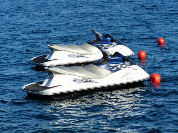 воды,лодка,отдых,средство передвижения,экстремальный вид спорта,Моторная лодка