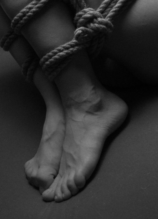 hand, black and white, woman, photography, rope, white