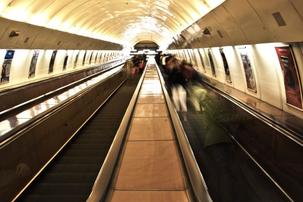 metro,Metro,pohyb,jezdící schody,podzemí,doprava