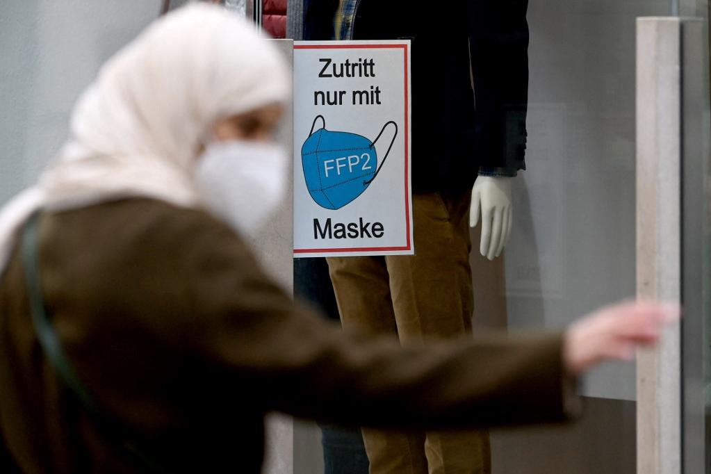 In Austria, people must wear a specific type of mask, known as FFP2. Photo: AFP