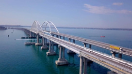 Крымский мост готовится к майским праздникам
