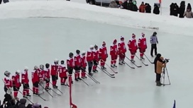 Легенды хоккея сыграли со сборной Чукотки на льду Анадырского лимана
