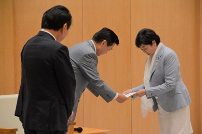 東京都内52首長が小池都知事に出馬要請　加わらなかったのは？