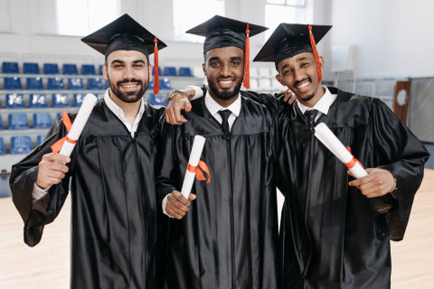 Migrant graduates
